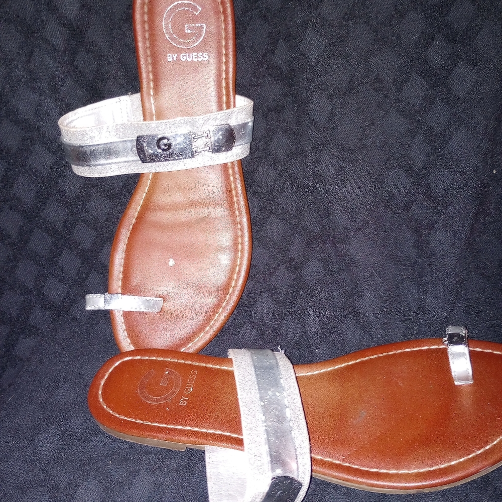 Flat sandals